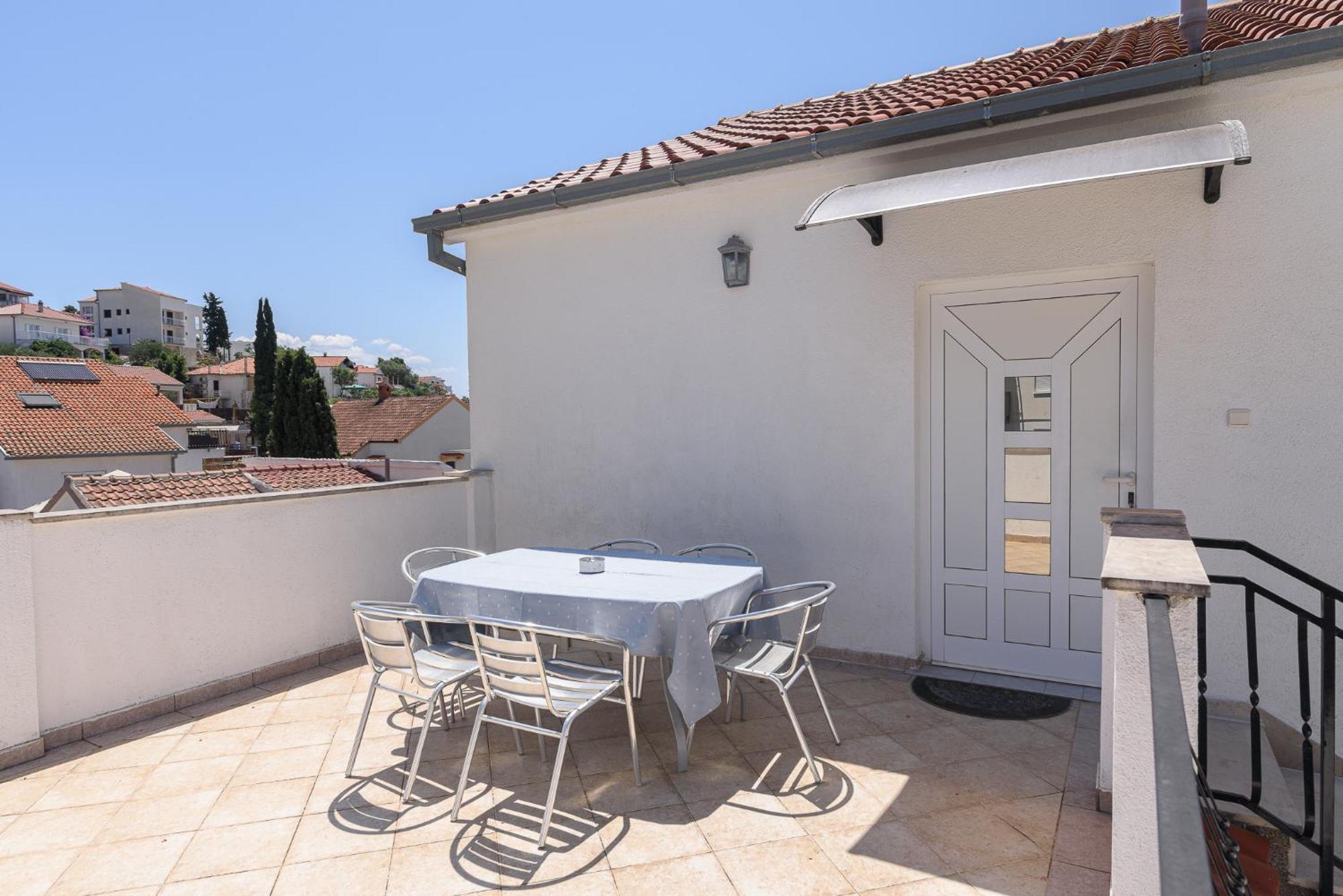 Suki Trogir