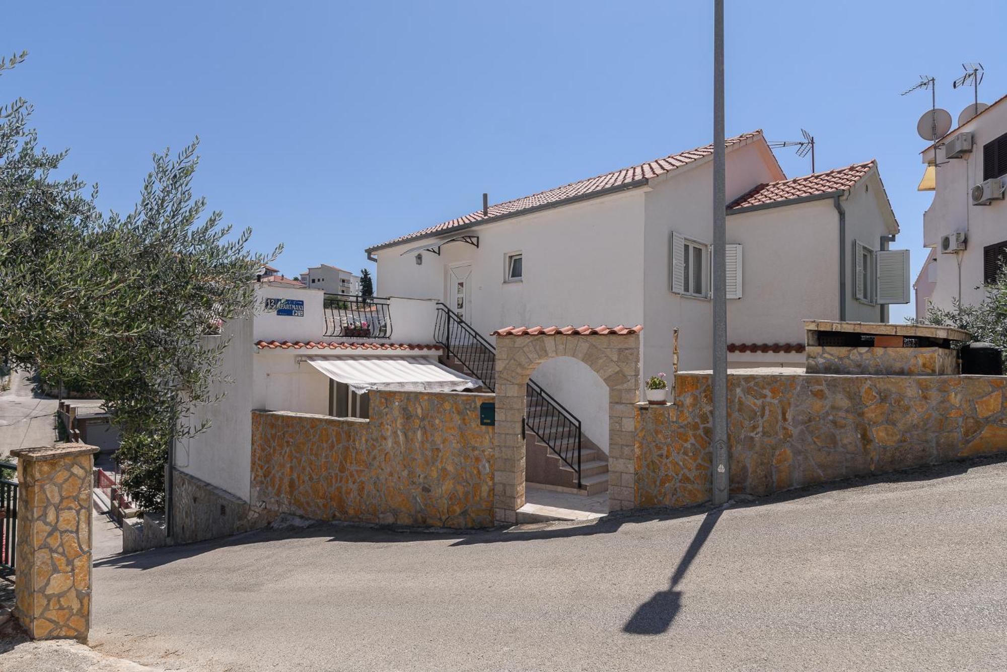 Suki Trogir