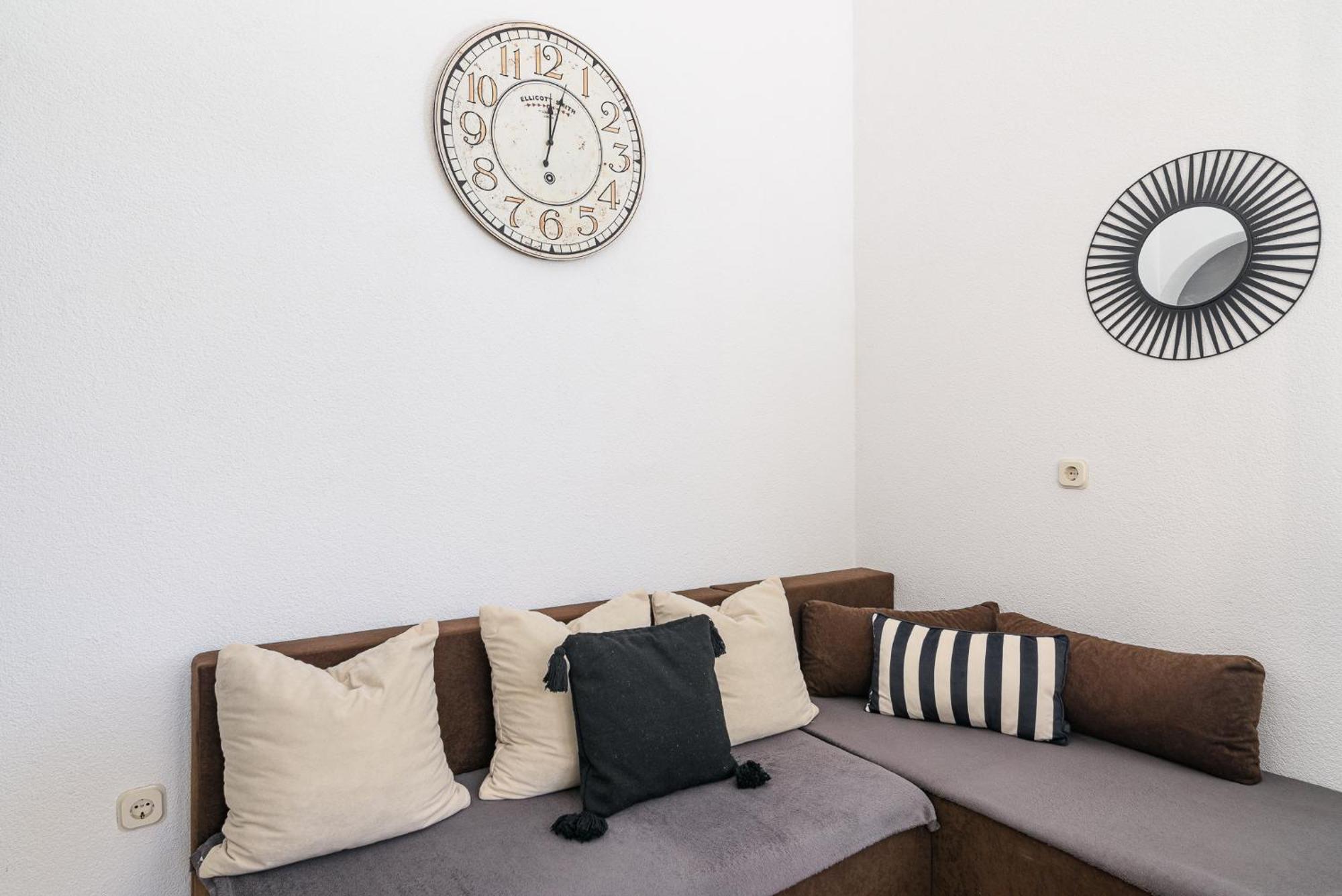 Suki Apartment *